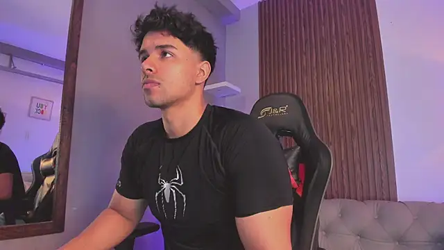 liam collins21 online show from January 2026 11:56:01 AM