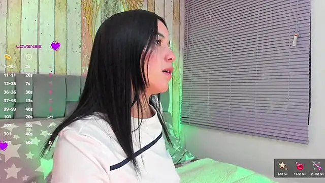 Snapshot of Gigi-bom chatting on February 2025 12:17:01 AM Gigi-bom online show from February 2025 12:17:01 AM