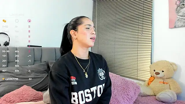 Snapshot of Gigi-bom chatting on November 2025 12:11:02 AM Gigi-bom online show from November 2025 12:11:02 AM