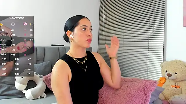 Snapshot of Gigi-bom chatting on November 2025 12:08:02 AM Gigi-bom online show from November 2025 12:08:02 AM