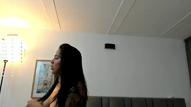 Snapshot of Gigi-bom chatting on December 2025 01:46:02 AM Gigi-bom online show from December 2025 01:46:02 AM