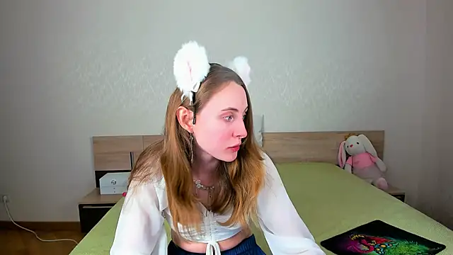 Snapshot of Cowell_Adelina chatting on November 2025 09:37:01 AM Cowell Adelina online show from November 2025 09:37:01 AM