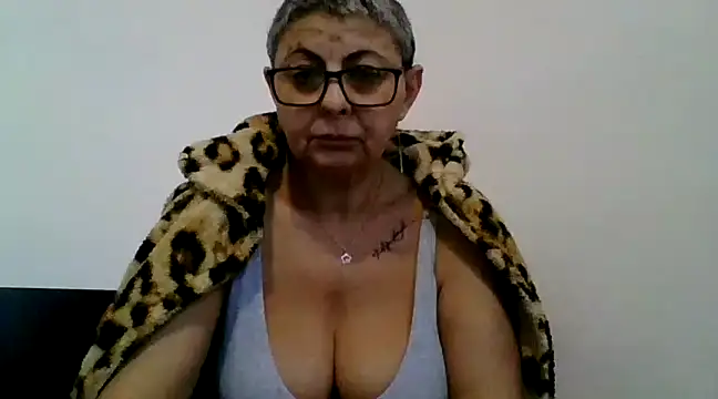 Snapshot of roseblak42 chatting on February 2025 02:43:01 PM roseblak42 online show from February 2025 02:43:01 PM