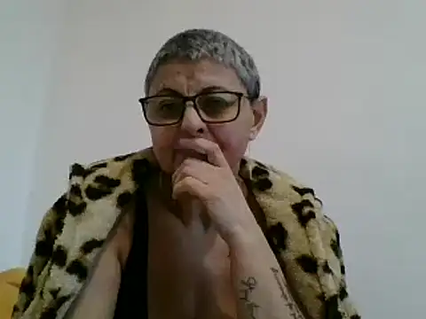 Snapshot of roseblak42 chatting on February 2025 03:10:01 PM roseblak42 online show from February 2025 03:10:01 PM