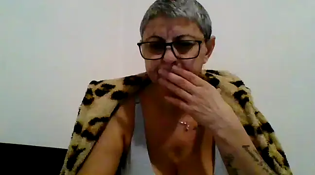 Snapshot of roseblak42 chatting on February 2025 05:36:01 PM roseblak42 online show from February 2025 05:36:01 PM