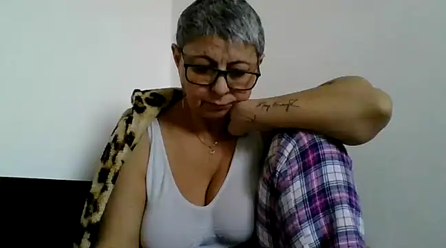 Snapshot of roseblak42 chatting on February 2025 02:35:02 PM roseblak42 online show from February 2025 02:35:02 PM
