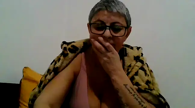 Snapshot of roseblak42 chatting on February 2025 05:20:02 PM roseblak42 online show from February 2025 05:20:02 PM