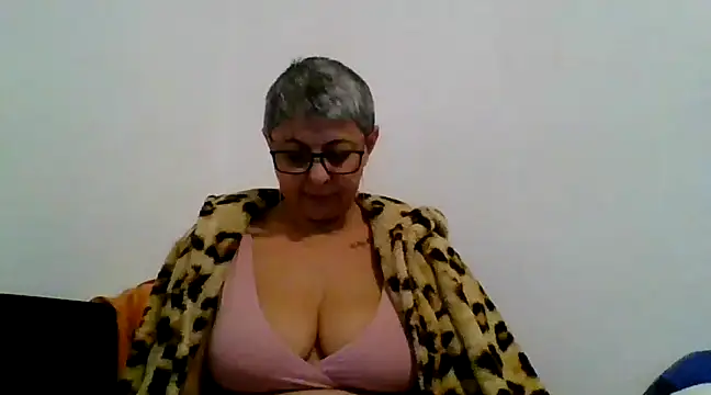 Snapshot of roseblak42 chatting on February 2025 04:57:01 PM roseblak42 online show from February 2025 04:57:01 PM