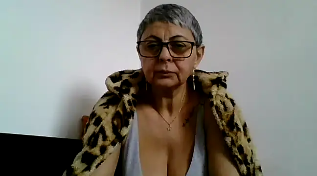 Snapshot of roseblak42 chatting on March 2025 09:55:02 AM roseblak42 online show from March 2025 09:55:02 AM