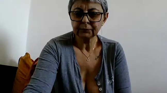 Snapshot of roseblak42 chatting on March 2025 12:14:02 PM roseblak42 online show from March 2025 12:14:02 PM