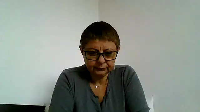 Snapshot of roseblak42 chatting on October 2025 08:33:01 AM roseblak42 online show from October 2025 08:33:01 AM