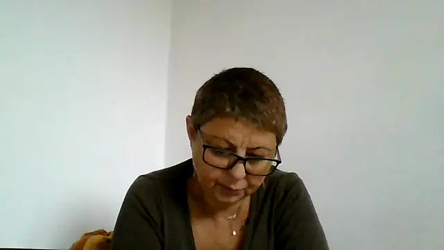 Snapshot of roseblak42 chatting on October 2025 01:52:01 PM roseblak42 online show from October 2025 01:52:01 PM