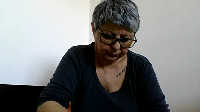 roseblak42 online show from March 2026 01:17:01 PM