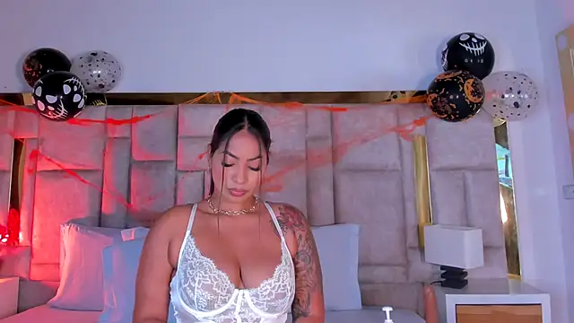 Miss Abigail  online show from October 2025 01:18:01 PM