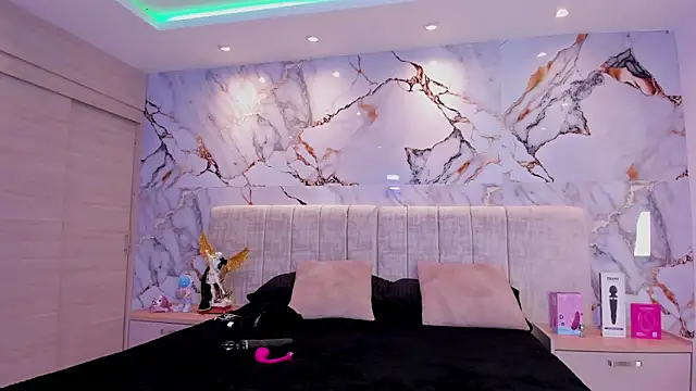 kiana cream online show from November 2025 11:32:02 AM