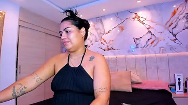 Snapshot of kiana_cream chatting on May 2026 11:59:01 AM kiana cream online show from May 2026 11:59:01 AM