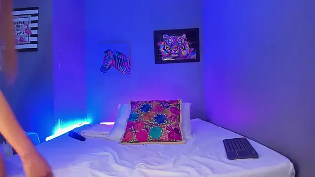 IsabellaSpencer online show from February 2025 10:13:01 PM