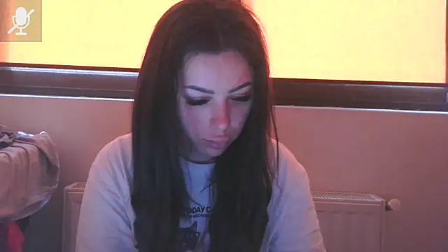 LovelyJulliette online show from April 2026 12:26:02 PM