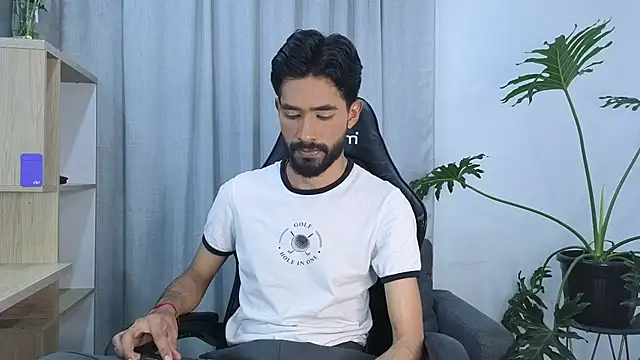 dereck hotsoon online show from February 2025 01:05:02 AM