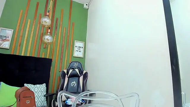 SofiaSexy  online show from November 2025 04:04:01 AM