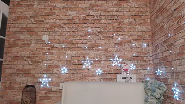 Amelia Kiss  online show from September 2025 12:33:01 AM