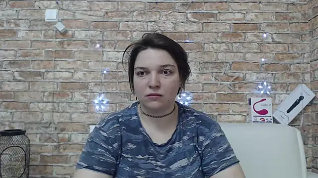 Amelia Kiss  online show from April 2026 12:57:01 AM