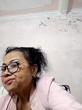 Hotestlove online show from December 2025 01:58:01 AM