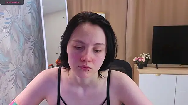 Snapshot of MaryCoopeer chatting on November 2025 05:51:02 AM MaryCoopeer online show from November 2025 05:51:02 AM