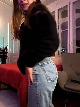 emma4xxx online show from December 2024 08:51:01 PM