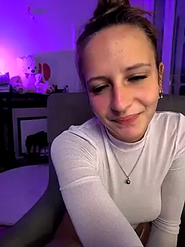 emma4xxx online show from March 2025 08:15:02 PM