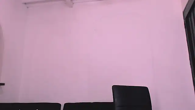 Snapshot of DanielaTsDom chatting on March 2025 06:37:01 AM DanielaTsDom online show from March 2025 06:37:01 AM