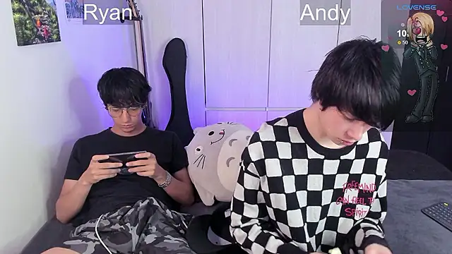 Aventure Twinks online show from December 2024 03:43:01 AM