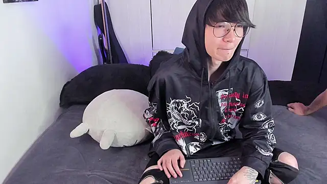 Aventure Twinks online show from December 2024 02:33:02 PM