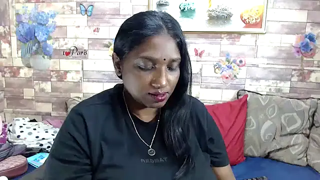 Snapshot of Indian_tracy chatting on November 2025 07:24:01 PM Indian tracy online show from November 2025 07:24:01 PM