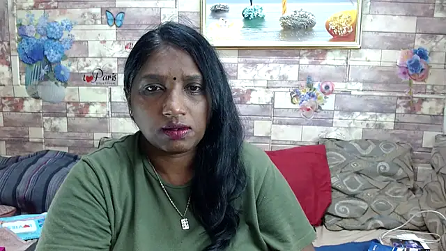 Snapshot of Indian_tracy chatting on November 2025 08:21:02 PM Indian tracy online show from November 2025 08:21:02 PM