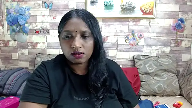 Snapshot of Indian_tracy chatting on December 2025 02:45:02 PM Indian tracy online show from December 2025 02:45:02 PM