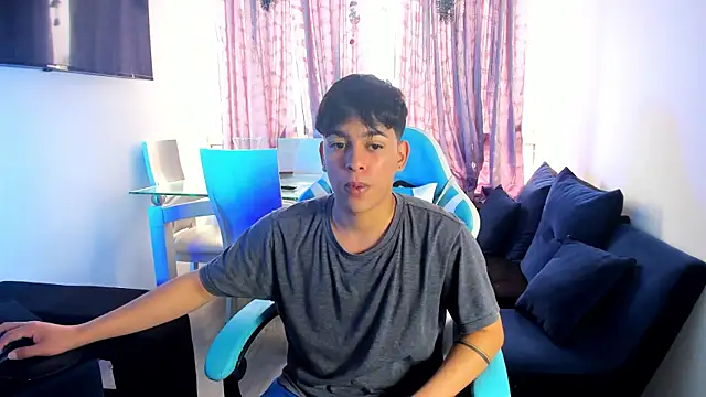 Snapshot of Franco_Rizzo_ chatting on February 2025 08:24:01 PM Franco Rizzo  online show from February 2025 08:24:01 PM