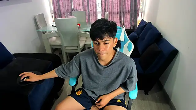 Snapshot of Franco_Rizzo_ chatting on February 2025 10:07:02 PM Franco Rizzo  online show from February 2025 10:07:02 PM