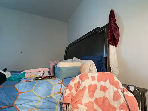 VixenCapri online show from December 2025 06:38:02 PM