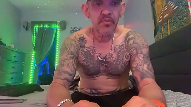 Snapshot of RoodoggXL chatting on February 2026 10:44:01 PM RoodoggXL online show from February 2026 10:44:01 PM