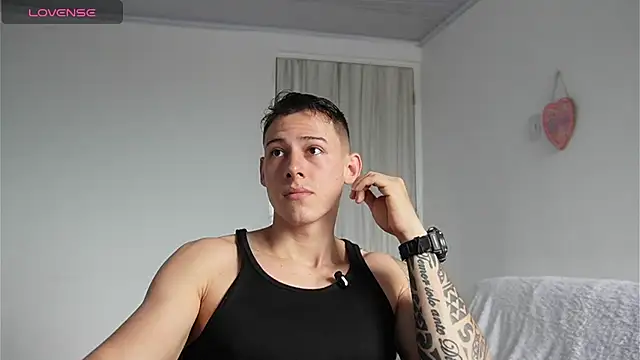 Muscle King Cum online show from April 2026 01:05:02 PM