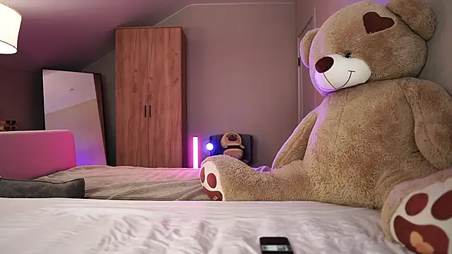 VikkiLustfull online show from February 2026 01:18:02 PM