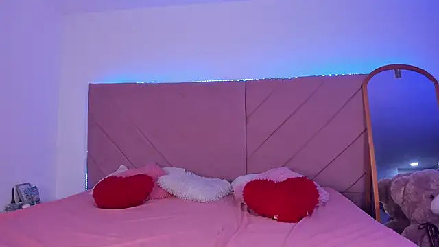 Marily Daniela  online show from November 2025 02:26:01 AM