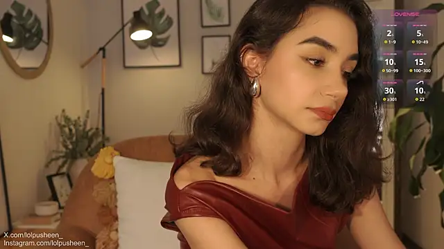 Snapshot of JulietteDee chatting on November 2025 09:42:02 PM JulietteDee online show from November 2025 09:42:02 PM