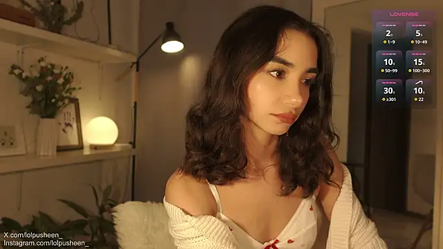 Snapshot of JulietteDee chatting on November 2025 10:31:02 PM JulietteDee online show from November 2025 10:31:02 PM