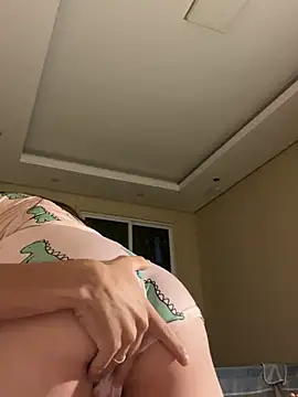 Snapshot of brazillliangirl chatting on February 2026 01:25:02 AM brazillliangirl online show from February 2026 01:25:02 AM