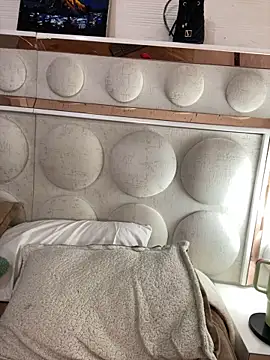 lucianaroy online show from February 2025 02:40:01 AM