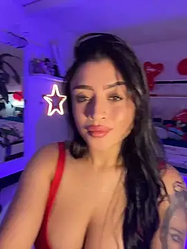 lucianaroy online show from February 2026 07:10:02 PM