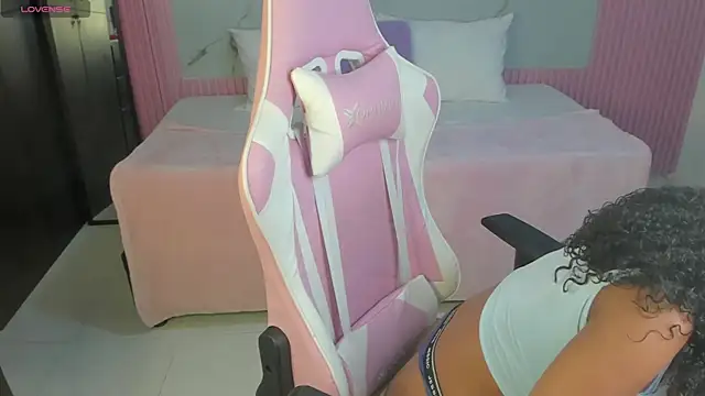 lia 16 online show from February 2025 06:35:02 PM