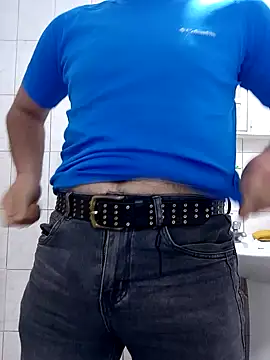 Snapshot of TrainedFinder5 chatting on September 2025 02:37:01 AM TrainedFinder5 online show from September 2025 02:37:01 AM